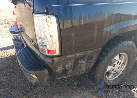 2003 Chevrolet Tahoe Lt z USA, uszkodzony, nr VIN 1GNEC13Z53J322071